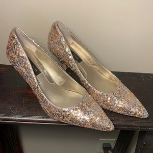 White House Black Market 2 inch heel metallic dress shoes.